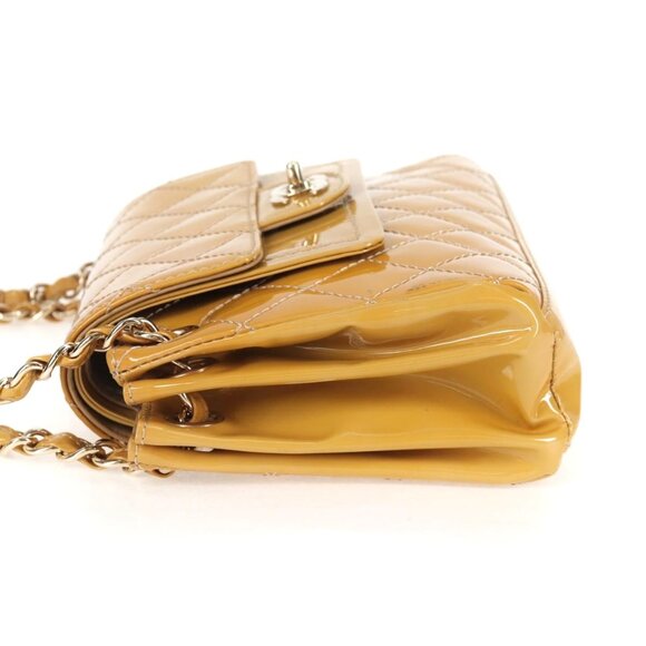 CHANEL Matelasse Chain Shoulder Bag - Picture 4 of 16